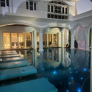 V20 Boutique Jacuzzi Hotel - SHA Extra Plus